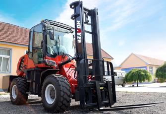 HYF35-All-Terrain-Forklift-3