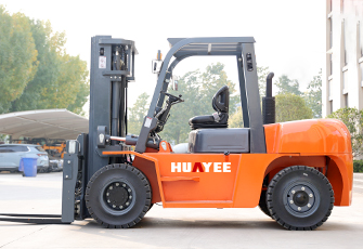 1-HYP70-Diesel-Forklift