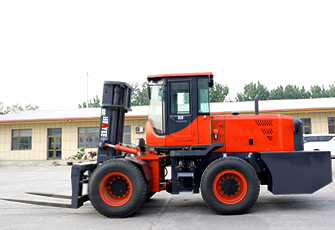 HYF100-All-Terrain-Forklift-1