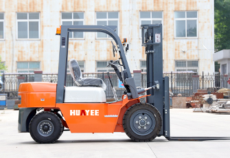 1-HYP30-Diesel-Forklift