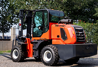 HYF35-All-Terrain-Forklift-2